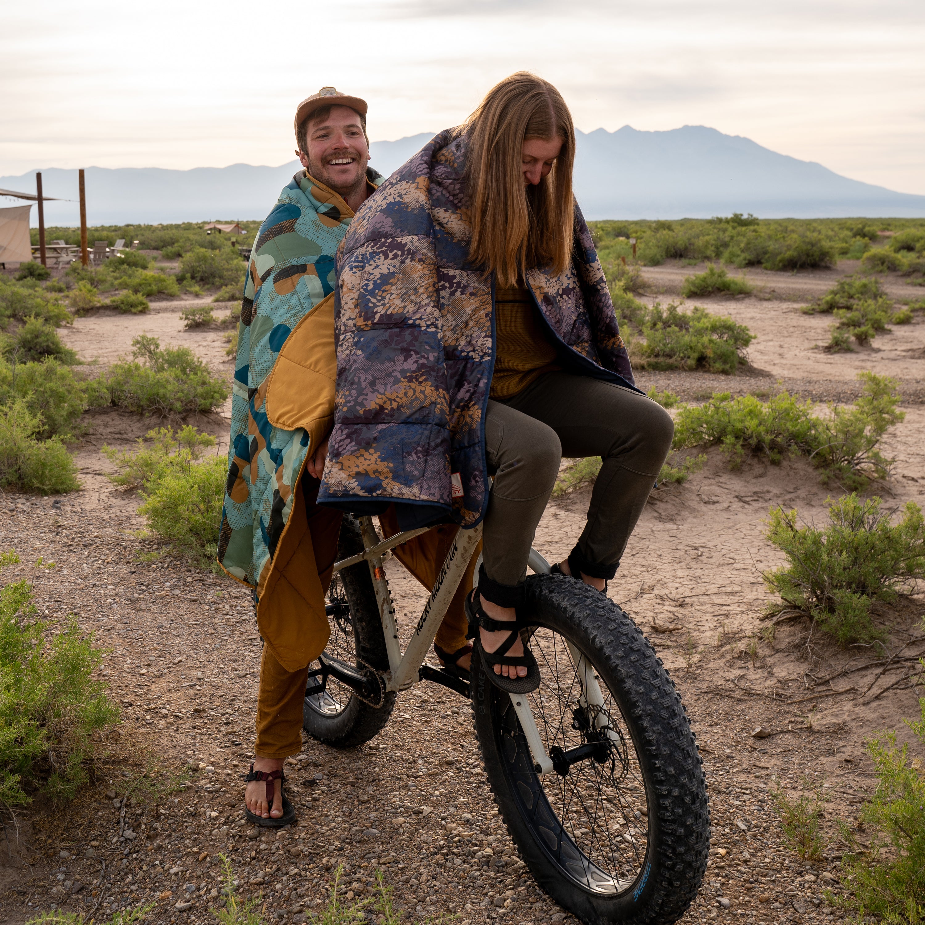 KELTY BESTIE BLANKET CHAPARRAL