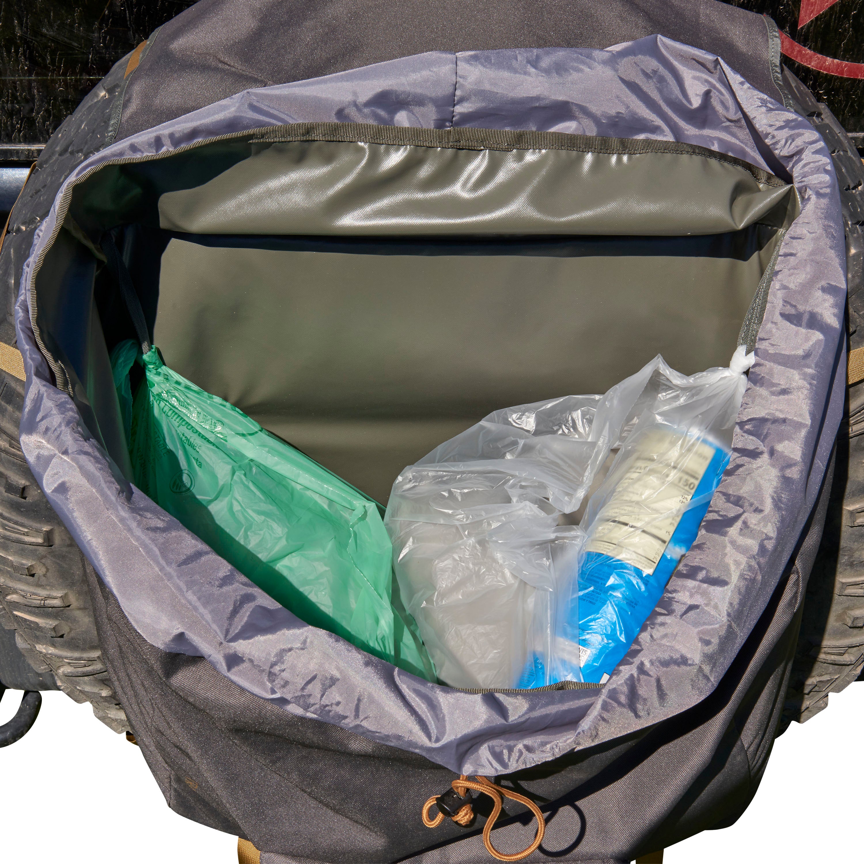 Trash Pak Beluga